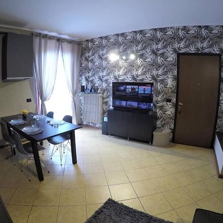 Casa Di Mirco - Ampio E Moderno Bilocale Appartement Castenedolo Buitenkant foto
