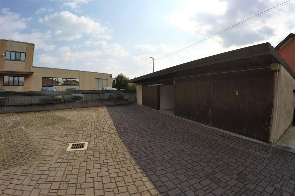 Casa Di Mirco - Ampio E Moderno Bilocale Appartement Castenedolo Buitenkant foto
